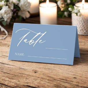 Dusty Blue Monogram Crest Trouwtafel Nummer