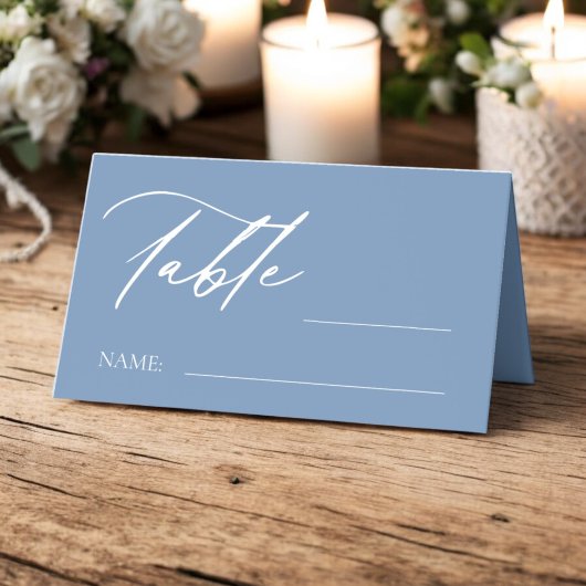 Dusty Blue Monogram Crest Trouwtafel Nummer