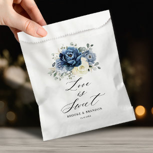 Dusty Blue Navy Champagne Ivory Floral Wedding Bedankzakje