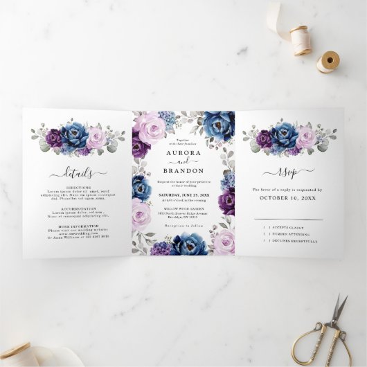 Dusty Blue Paars Navy Lila Blooms Weddenschap Drieluik Aankondiging (Binnen)