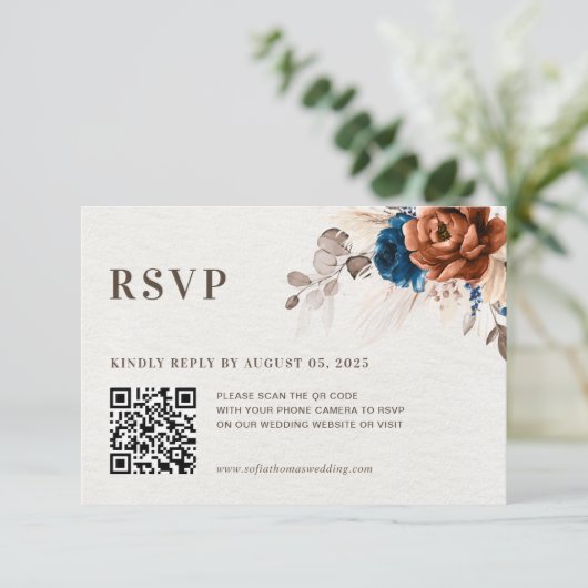 Dusty Blue Pastel Roze hortensia Bloemen bruiloft RSVP Kaartje (Staand voorkant)