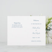 Dusty Blue Script Bi-Fold huwelijksprogramma (Staand voorkant)