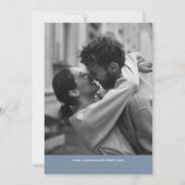 Dusty Blue Script Photo Save the Date Invitation Kaart (Achterkant)