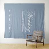 Dusty Blue Simple Elegant Script Weddenschap Backd Wandkleed (In Situ (horizontaal))
