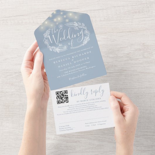 Dusty Blue String Lights QR Code Bruiloft All In One Uitnodiging (Afscheurbaar)
