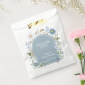 Dusty Blue Tea Party Baby in Bloom Baby shower Bedankzakje (Gezegeld)
