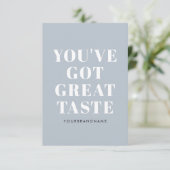 Dusty blue vous avez un grand goût merci (Debout devant)