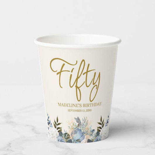Dusty Blue White Floral 50e verjaardag naam Papieren Bekers (Achterkant)