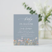 Dusty Blue Wildflower Baby in Bloom Invitation (Staand voorkant)