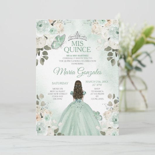 Dusty Green & Silver Mis Quince Bloemen Quinceañer Kaart (Staand voorkant)