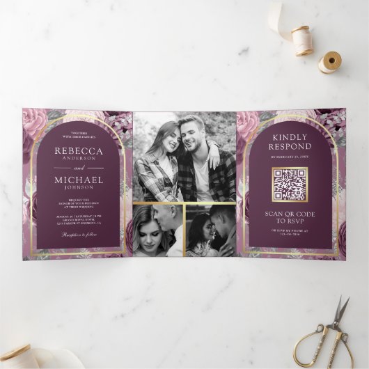 Dusty Mauve Paarse Bloemenboog QR Code Bruiloft Drieluik Uitnodiging (Binnen)