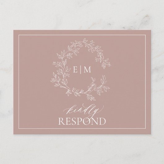 Dusty Roos Leafy Crest Monogram Weddenschap RSVP Uitnodiging Briefkaart (Voorkant)