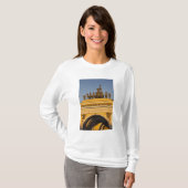 Dvortsovaya Square, Triumphal Arch, sunset T-shirt (Voorkant volledig)