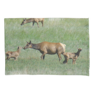 E3 Koe-eland en kalveren neus aan neus Kussensloop