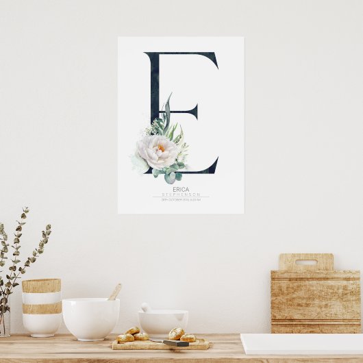 E Letter Monogram Witte Bloemen en Groene Bladeren Poster (Keuken)