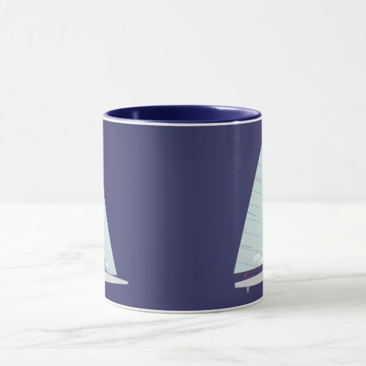 E Skoeienklasse Racing Sailboat Mok (Midden)