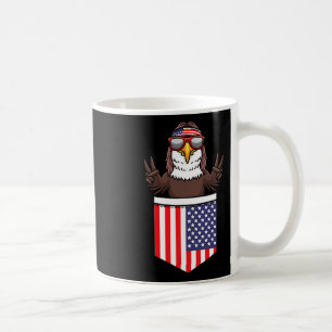 Eagle in Pocket Patriotic Independence Day 4e van Koffiemok