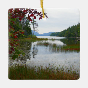Eagle Lake en Red Maple Leaves II Keramisch Ornament