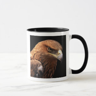 Eagle portret geïsoleerd op zwart mok