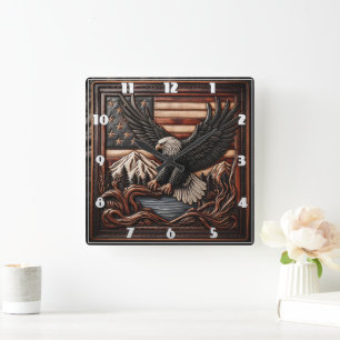 Eagle Relief Carving met Amerikaanse vlag achtergr Vierkante Klok