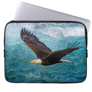 Eagle Soaring boven het Storm Laptop Sleeve