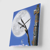 Eagle, Totem Pole en Moon Fantasy Art Clock Vierkante Klok (Hoek)