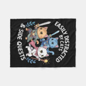 Easily Distracted By Cats &amp; Side Quests Funny  Fleece Deken (Voorkant (Horizontaal))