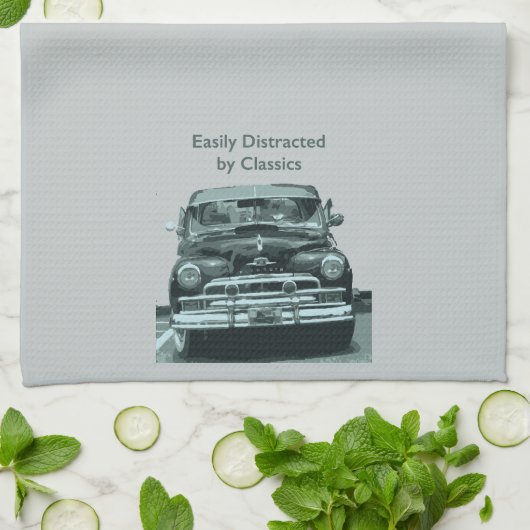 Easily Distracted by Classics Theedoek (Gevouwen)