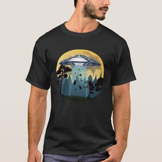 Easter Day Bunny Rabbit Easter Eggs Abduction UFO T-shirt (Voorkant)