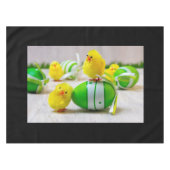Easter Decoration - Easter egg and chicks Tafelkleed (Voorkant (Horizontaal))