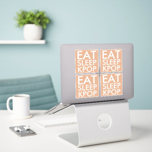 Eat Sleep Kpop set van 4 Die Cut Sticker (Laptop op bureau)