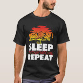Eat Sleep Snowboarding Repeat, Skilover gift T T-shirt (Voorkant)