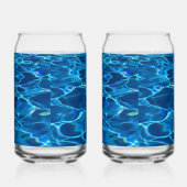 Eau de la piscine bleu foncé (Gauche)