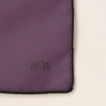 Écharpe décorée d'un monogramme de garde-robe de<br><div class="desc">Écharpe décorée d'un monogramme colorée par vaudou élégant de garde-robe.  Conception de Claudine Boerner.</div>
