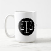 Échelles de tasse de justice (Gauche)