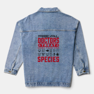 Echte artsen behandelen meer dan één diersoort denim jacket
