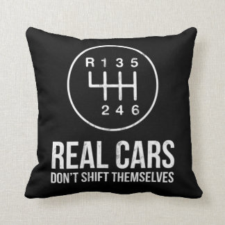 Echte auto's schuiven zichzelf niet aan het ontwer kussen