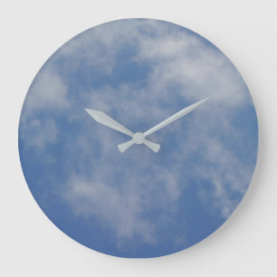 echte lucht, blauwe en zachte wolken, eenvoudig ro grote klok