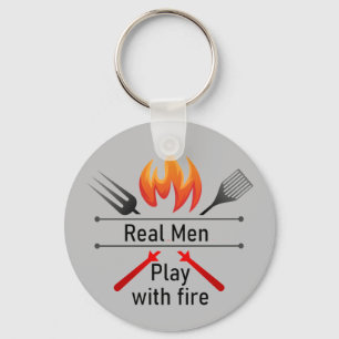 Echte Mannen Afspelen met Fire Fun BBQ Sleutelhanger