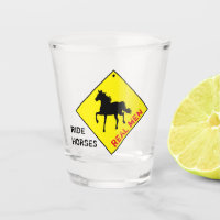 Echte mannen rijden op paarden en feesten / Rodeo