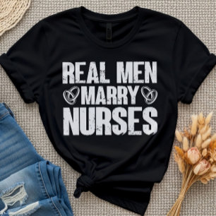 Echte mannen trouwen met kinderverpleegsters Funny T-shirt