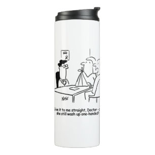 Echtgenote heeft een gebroken arm in een mitella t thermosbeker