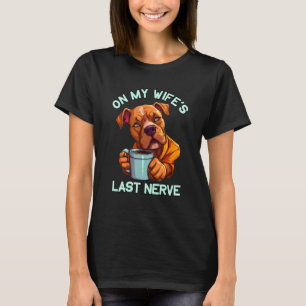 Echtgenoten op het laatste zenuwuiteinde van hun v t-shirt