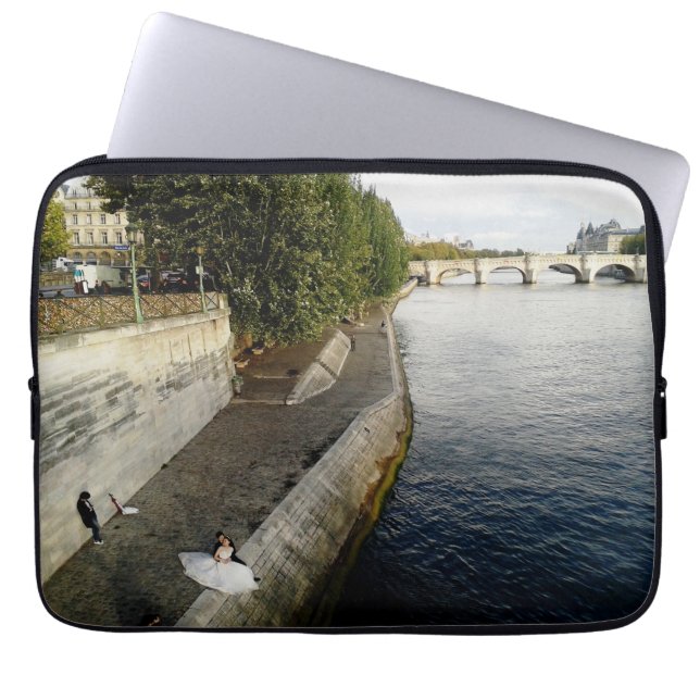Echtpaar in Parijs Laptop Sleeve (Voorkant)