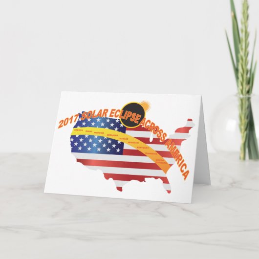 Éclipse 2017 solaire totale à travers la carte des (Devant)