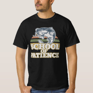 École de la Patience Club de pêche T-Shirt