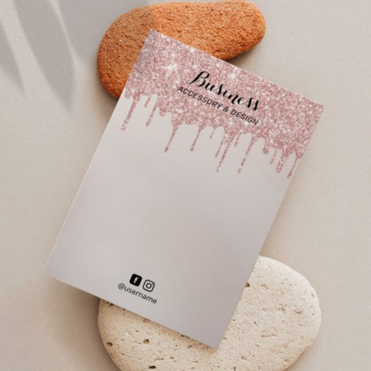 Écran rose en or à oreille de bijoux blush