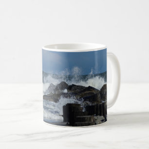 Écraser Des Vagues À La Mug De Café Folly