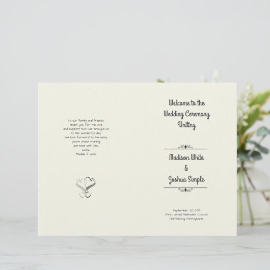 Ecru Hearts Folded Wedding Programme Modèle (Debout devant)