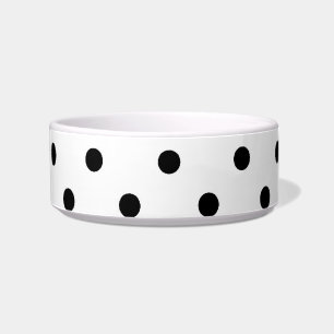 Écuelle pois noirs en arrière - plan blanc